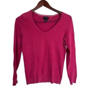 Tommy Hilfiger Women's Fuchsia pink V-Neck Sweater size small